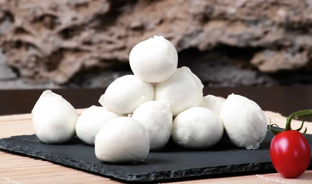 MOZZARELLA BUFALA CILIEGINE 250GR. " 10 esferas de 25 gramos de mozzarella de búfala "